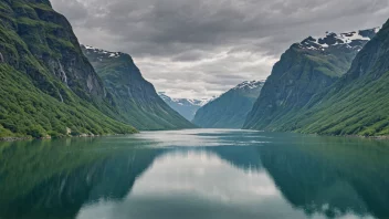 Et pittoreskt jøkelfjord i Norge, som viser landets åndeløse naturskjønnhet.