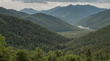 Et beskyttet område med en variert landskap og dyreliv, som viser viktigheten av å bevare vårt naturlige arv.