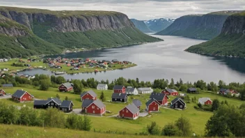 Et pittoreskt norsk landskap med en liten landsby eller by i bakgrunnen.