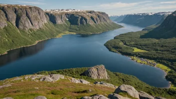 En åndeløs utsikt over Vestsmølas, som viser dens naturskjønne landskap og unike terreng.