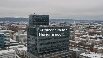 Et bilde av en kontorbygning med en skilt som leser 'Forurensningskontor' på norsk, som symboliserer innsatsen for å redusere forurensning i Norge