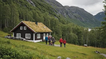 Et koselig norsk hus med en familie som nyter utendørs