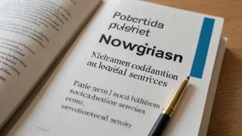 En norsk lov bok med en rød omslag og en tittel som leser 'Samordningslov'. Boken ligger åpen på et skrivebord med noen sider brettet ned.