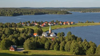 Et naturskjønt landskap i Østfold, som viser kommunens naturlige sjarm og historiske betydning.