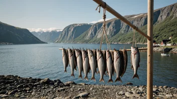 En tradisjonell norsk fiskerist med fisk som henger fra den, mot en naturskjønn kystbakgrunn.