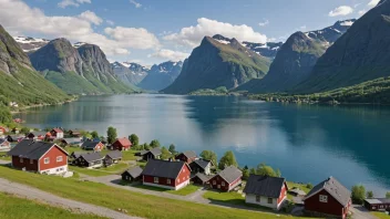 En naturskjønn bygd i Norge med tradisjonelle hus og en storslagen natur.