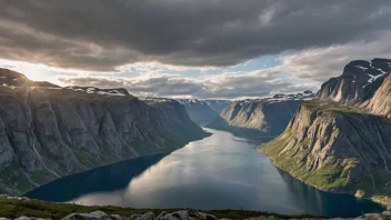 Et fredelig landskap av Melands med rullende åser og vannveier