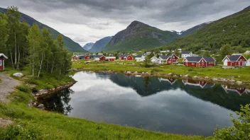 En malerisk landsby omgitt av fjell og vann