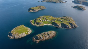 Et naturskjønt fugleperspektiv av Herdla øy i Norge