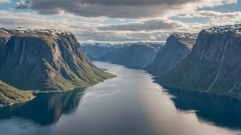 Et naturskjønt landskap av Midhordland, som viser dets unike geografi og naturskjønnhet.