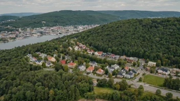 Enerhaugen, et naturskjønt område i Oslo, med en høyde, trær og boliger