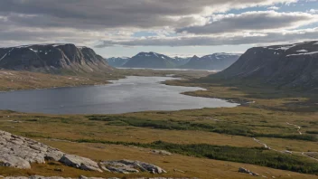 Et malerisk bilde av Varangerbotn-området, som viser dets rike natur og kulturelle betydning.