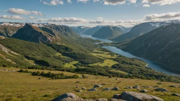 Et malerisk landskap av Halsanaustans, som viser dens naturskjønnhet.