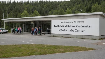 Et rehabiliteringssenter med mennesker i ulike aldre og evner.