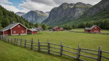 En tradisjonell norsk gård med et gjerd rundt.