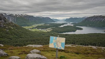 Et pittoreskt bilde av et norsk landskap med en skilt eller et kart som viser beliggenheten til Hellevik.