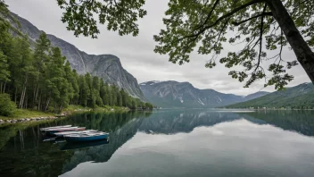 Et fredelig norsk innsjølandskap