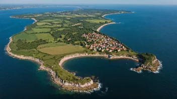 Bornholm øya i Østersjøen, kjent for sin naturskjønnhet og historiske steder.