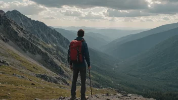 En person som står alene på et fjell, symboliserer selvberga og uavhengighet.