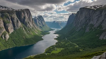 Et imponerende landskap av Klipra, som viser dens unike geologiske trekk.