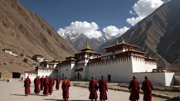 Et tradisjonelt tibetansk kloster med munker i tradisjonelle klær, omgitt av Himalaya-fjellene.