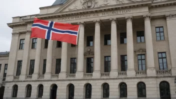 Et rådhus eller kommunehus med norsk flagg, som representerer lokaladministrasjon.