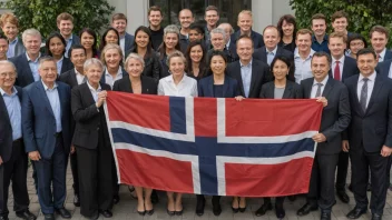 En gruppe mennesker fra ulike land og kulturer som står sammen, med et norsk flagg i bakgrunnen.