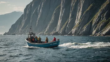 En fiskebåt nær kysten av Norge, med fiskere som haler inn et nett fullt av fisk.