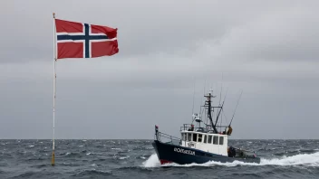 En fiskebåt seiler på havet, og representerer den norske fiskeindustrien.