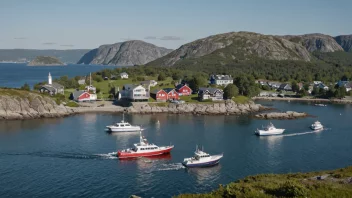 En naturskjønn utsikt over en norsk fjord med flere fritidsbåter i vannet, med en kystvaktfartøy i bakgrunnen.