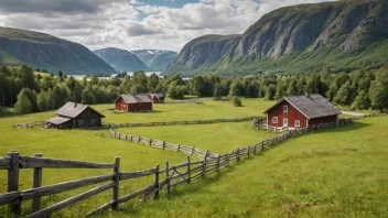 Et tradisjonelt norsk gård med et tre gjerde rundt.