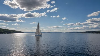 En seilbåt i Oslofjorden, Norge