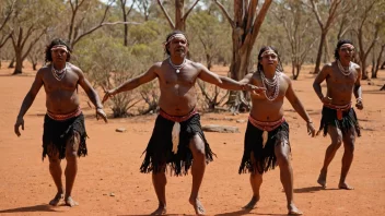 En gruppe aboriginer som utfører en tradisjonell dans i det australske ødemarken.