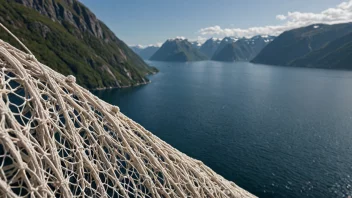 Et fiskegarn, spesifikt en drein, med en naturskjønn bakgrunn av en norsk fjord.