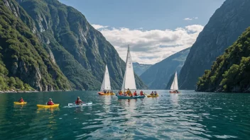 Et naturskjønt bilde av mennesker som nyter sjøaktiviteter i en fjord.