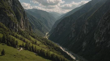 En dyp og smal dal i et fjellandskap med bratte klipper og en liten bekk som renner gjennom