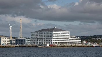 Oljeetatens bygning i Stavanger, Norge, med en blanding av moderne og tradisjonell arkitektur.