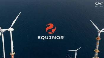 Equinor-logoen, med en blanding av olje- og fornybare energikilder i bakgrunnen.