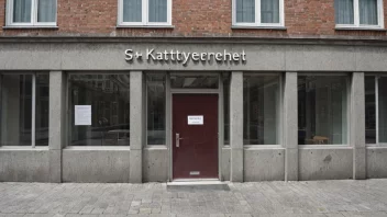 Et norsk skattekontor med en skilt som leser 'Skattyterenhet'.