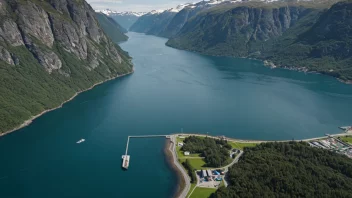 En laksefarm i Norge, med en naturskjønn fjord som bakgrunn.