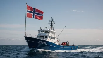 En fiskebåt på havet, som representerer den norske fiskeindustrien.