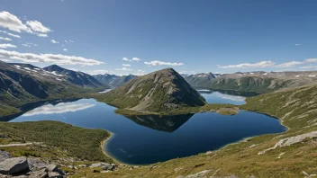 Gaularfjellet fjell i Norge, med en innsjø og klar himmel.