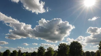 En solrik dag med en klokke som viser 12