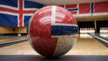 En bowlingkule med et norsk flagg i bakgrunnen.