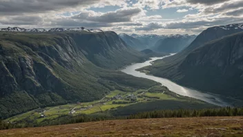 Et vakkert landskap av FjellNorge, som viser dens unike fjell og naturskjønnhet.