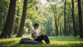 Et fredelig bilde av en person som nyter naturen, fri fra internettets forstyrrelser.