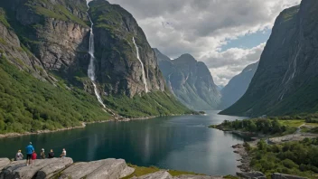 Et vakkert norsk landskap med turister som nyter scenen.