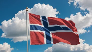 Et norsk flagg som vifter i vinden på en solfylt dag.