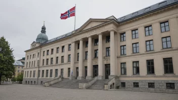 En offentlig skole eller et regjeringsbygg med en norsk flagg.