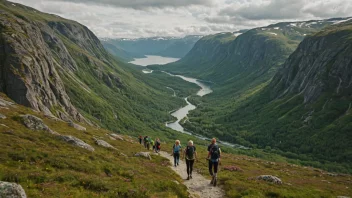 Et vakkert friluftsmiljø i Norge med mennesker som nyter naturen.